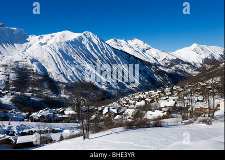 View over the resort of St Martin de Belleville, near Val Thorens, Three Valleys, Tarentaise, Savoie, France Stock Photo