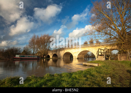 Swinford Toll Bridge on the River Thames in Oxfordshire, Uk Stock Photo