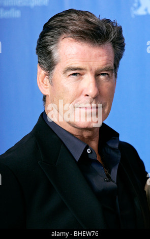 PIERCE BROSNAN ACTOR THE GRAND HYATT  BERLIN  USA 12/02/2010 Stock Photo