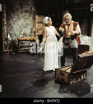 theatre / theater, musicals, 'Zweimal Götz', composer: Raimund Rosenberger, scene with: Waltraut Haas, Benno Hoffmann, congress hall, Böblingen, October 1976, Stock Photo