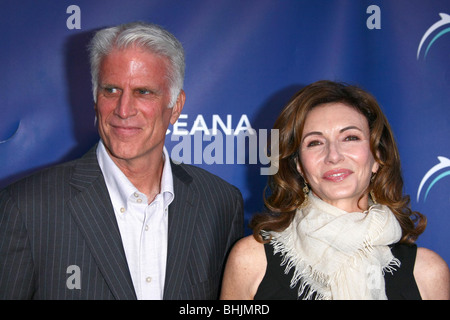 TED DANSON & MARY STEENBURGEN OCEANA ANNUAL FUNDRAISER LOS ANGELES CA USA 05 October 2007 Stock Photo