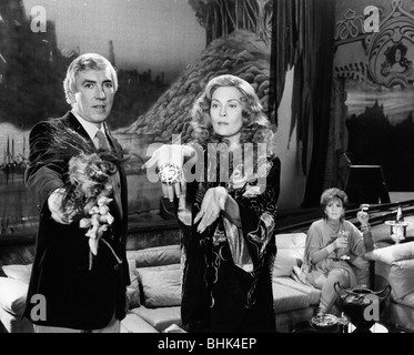 Peter Cook (1933-94) and Faye Dunaway (1941- ), 1984. Artist: Unknown Stock Photo
