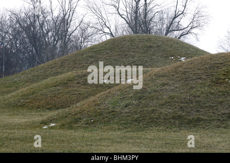 Native American Hopewell Culture prehistoric Earthworks burial mounds ...