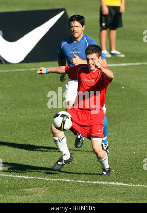 JOSH HUTCHERSON MARK CONSUELOS 2009 MIA HAMM & NOMAR GARCIAPARRA CELEBRITY SOCCER CHALLENGE CARSON LOS ANGELES CA USA 17 Jan Stock Photo