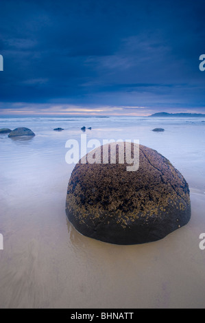 Moeraki Boulders Otago South Island New Zealand Stock Photo - Alamy