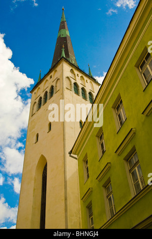 Looking up at the 124m tall spire of Oleviste kirik, St Olav’s church, in the Old Town (Vanalinn), Tallinn, Estonia Stock Photo
