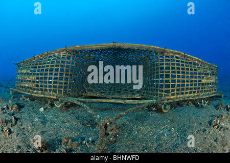 fish trap, fishing trap, fishing basket, divespot Oasis, Alam Anda, Bali, Indonesia, Indo-Pacific Ocean Stock Photo