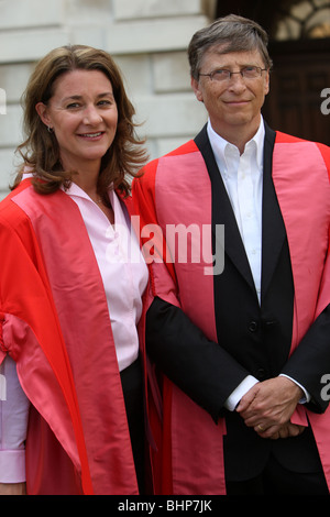 BILL  AND MELINDA GATES OF MICROSOFT AT CAMBRIDGE UNIVERSITY Stock Photo