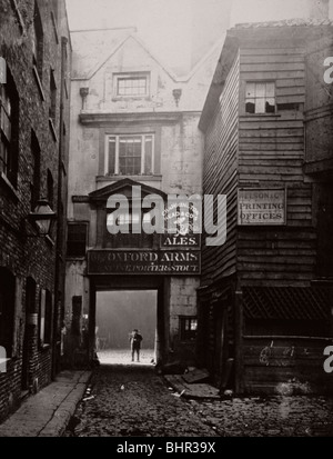 View of the gateway to the Oxford Arms Inn, Warwick Lane, City of London, 1875. Artist: Society for Photographing the Relics of Old London Stock Photo