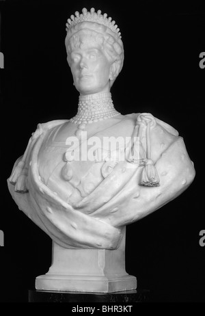 Bust of Queen Mary, consort of King George V, 1914. Artist: George Frampton Stock Photo