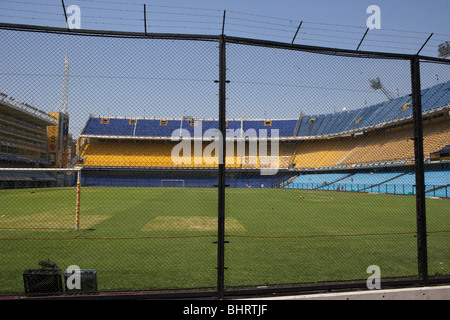 security fencing and barbed wire on the interior of Alberto J Armando la bombonera stadium home to atletico boca juniors Stock Photo