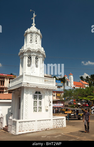 India, Kerala, Kothamangalam, Mar Thoma Church capella, small symbolic spire containing religious image Stock Photo