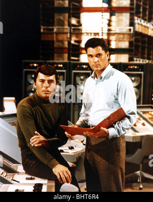 THE TIME TUNNEL - 1966/7  ABC/TCF science fiction TV series with James Darren at left and Robert Colbert Stock Photo