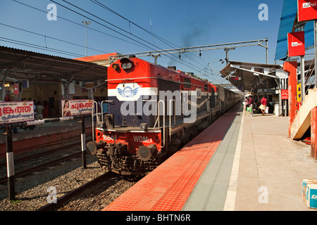 India, Kerala, Kollam Junction Railway Station, passengers on platform ...