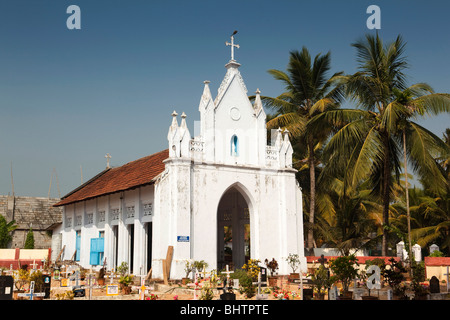 India, Kerala, Champakulam village, Syrian Christian Chapel in graveyard Stock Photo