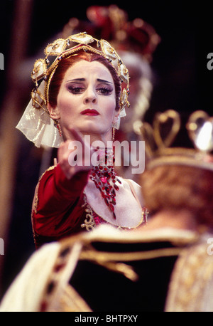 Lisa Pavane as the Queen of Hearts performing in Derek Deane's production of Alice In Wonderland for English National Ballet. Stock Photo