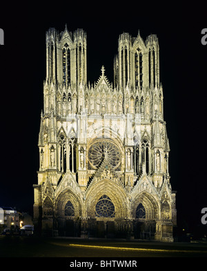 Notre-Dame gothic cathedral 13th Century at night, Reims, Marne, Champagne, Grand Est, France, Europe, Stock Photo