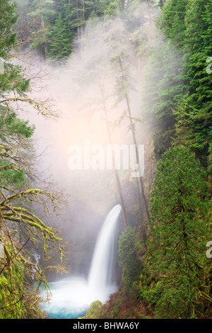 Metlako Falls with fog in winter. Columbia River Gorge National Scenic Area, Oregon Stock Photo