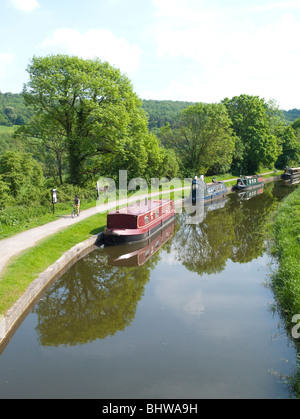 Boats in the Kennet and Avon Canal in the village of Claverton, near Bath Avon UK Stock Photo