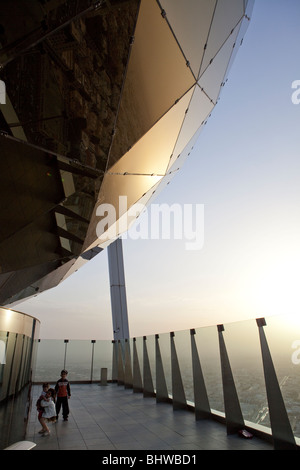 View Al-Faisaliah Globe tower Riyadh Saudi Arabia Stock Photo