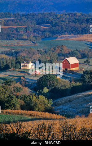 Iowa farm on bluffs above Mississippi River in Dubuque County, Iowa, USA Stock Photo
