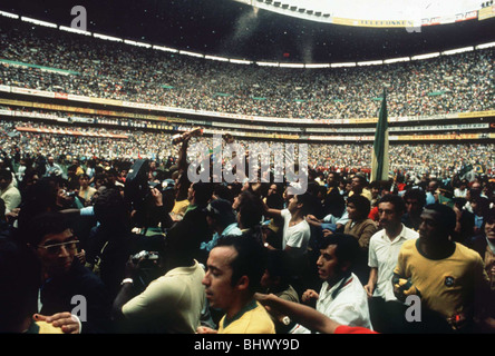 mexico-fans-celebrate-after-the-world-cup-group-a-soccer-match-between
