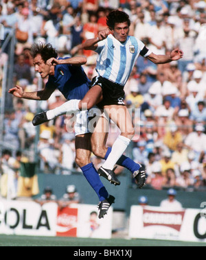 Italy 2 Argentina 1 World Cup 1982 football Graziani and Passarella Stock Photo