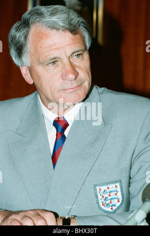 England manager Bobby Robson speaking during a press conference prior to the England team's departure for their 1990 World Cup warm up matches. 24th May 1990. Stock Photo