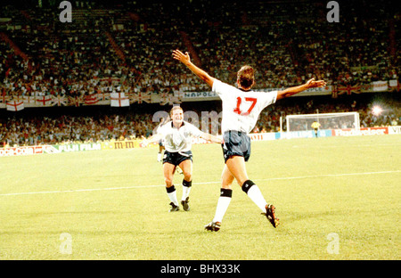 Football World Cup Play Off 1990 Italy 2 England 1 at Bari David Platt celebrates with Paul Gascoigne Stock Photo