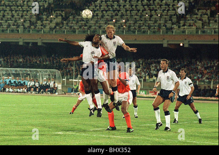 World cup 1990 Group F England 0 Holland 0 England Mark Wright and John Barnes against Holland 1990 Stock Photo