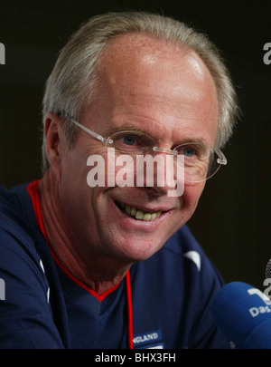 Sven Goran Eriksson June 2002 England Manager at new press conference the day after England had beaten Denmark 3-0 to reach the Stock Photo