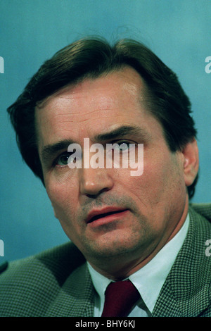 HARIS SILAJDZIC FOREIGN MINISTER OF BOSNIA 01 September 1992 Stock Photo