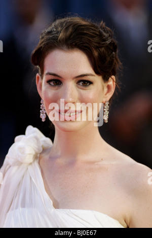 ANNE HATHAWAY ACTRESS 63RD VENICE FILM FESTIVAL VENICE ITALY 07/09/2006 ...