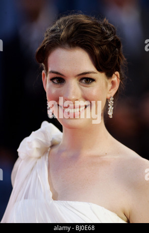 ANNE HATHAWAY ACTRESS 63RD VENICE FILM FESTIVAL VENICE ITALY 07/09/2006 ...