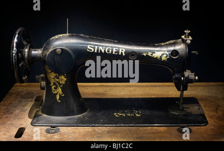 Vintage Singer sewing machine Stock Photo