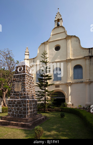 India, Kerala, Kochi, Fort Cochin, Saint Francis Church, war memorial outside India’s first European church Stock Photo