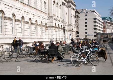 LONDON CAFE AT SOMERSET HOUSE BY THAMES RIVER UK Stock Photo