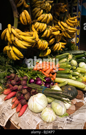 India, Kerala, Calicut, Kozhikode, Halwa Bazaar, fresh locally grown vegetables on display in small local shop Stock Photo