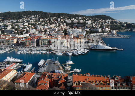 Port, seen from the castle hill, on the right the yacht Sarafsa, in the rear Mont Boron, Nice, Alpes Maritimes, Région Provence Stock Photo
