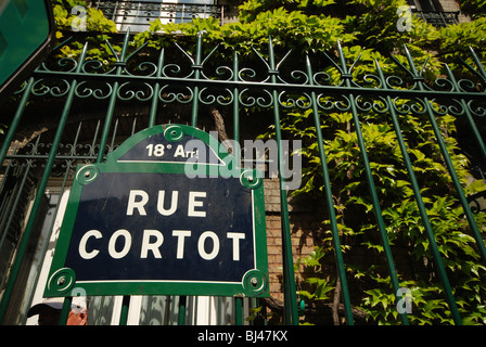 Rue Cortot Montmartre Paris France Stock Photo