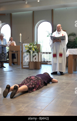 Nun at mass Stock Photo - Alamy