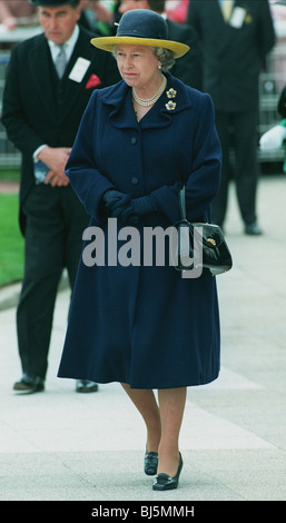 QUEEN ELIZABETH II QUEEN OF ENGLAND 17 June 1995 Stock Photo