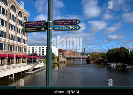 Riverwalk along the Milwaukee River, Milwaukee, Wisconsin, USA Stock Photo