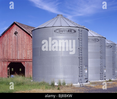 WASHINGTON - Barn and grain silos in a farm field in the Palouse Region. Stock Photo