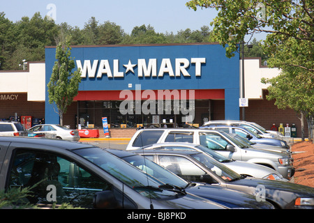 A car park in front of the Wal-Mart discount department store, Boston, USA Stock Photo