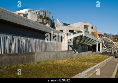 dh Scottish Parliament HOLYROOD EDINBURGH Scotland parliament building design decorated security walls Stock Photo