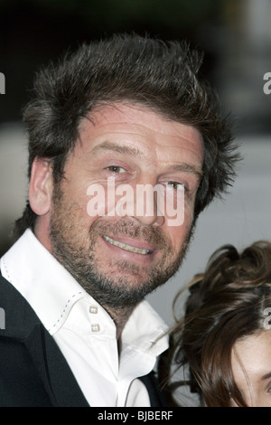 Nick Hancock TV Presenter Stock Photo - Alamy