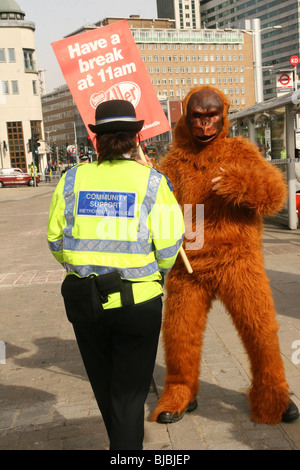 Greenpeace protest outside Nestle HQ Stock Photo