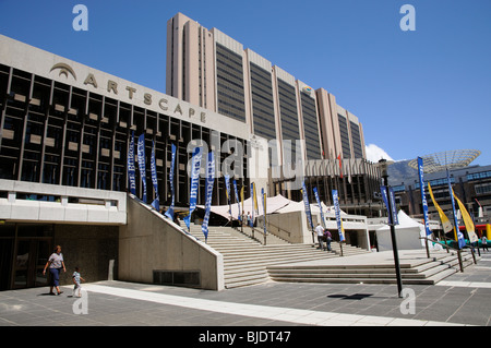 Artscape Theatre Centre adjoining the Cape Town Civic Centre building in the city centre overlooked by Table Mountain Stock Photo