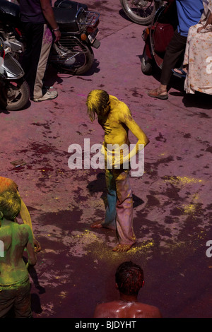 Rang Panchami, celebration of Holi with throwing of colors in Nasik